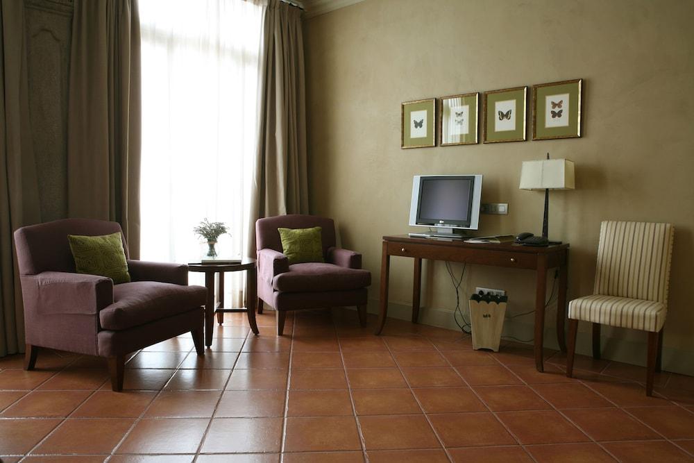 Bremon Boutique Hotel By Duquessa Hotel Collection Кардона Екстер'єр фото