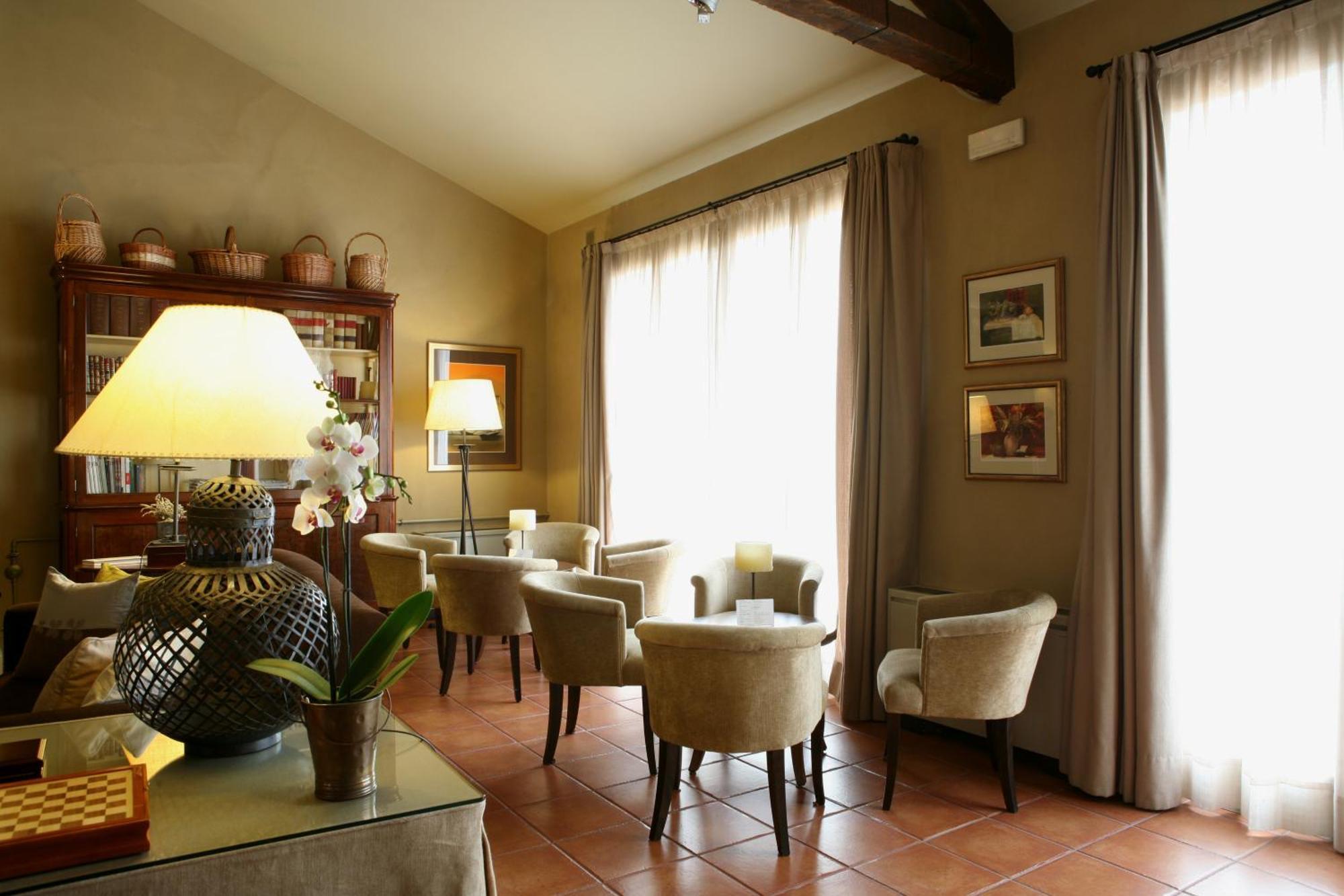 Bremon Boutique Hotel By Duquessa Hotel Collection Кардона Екстер'єр фото