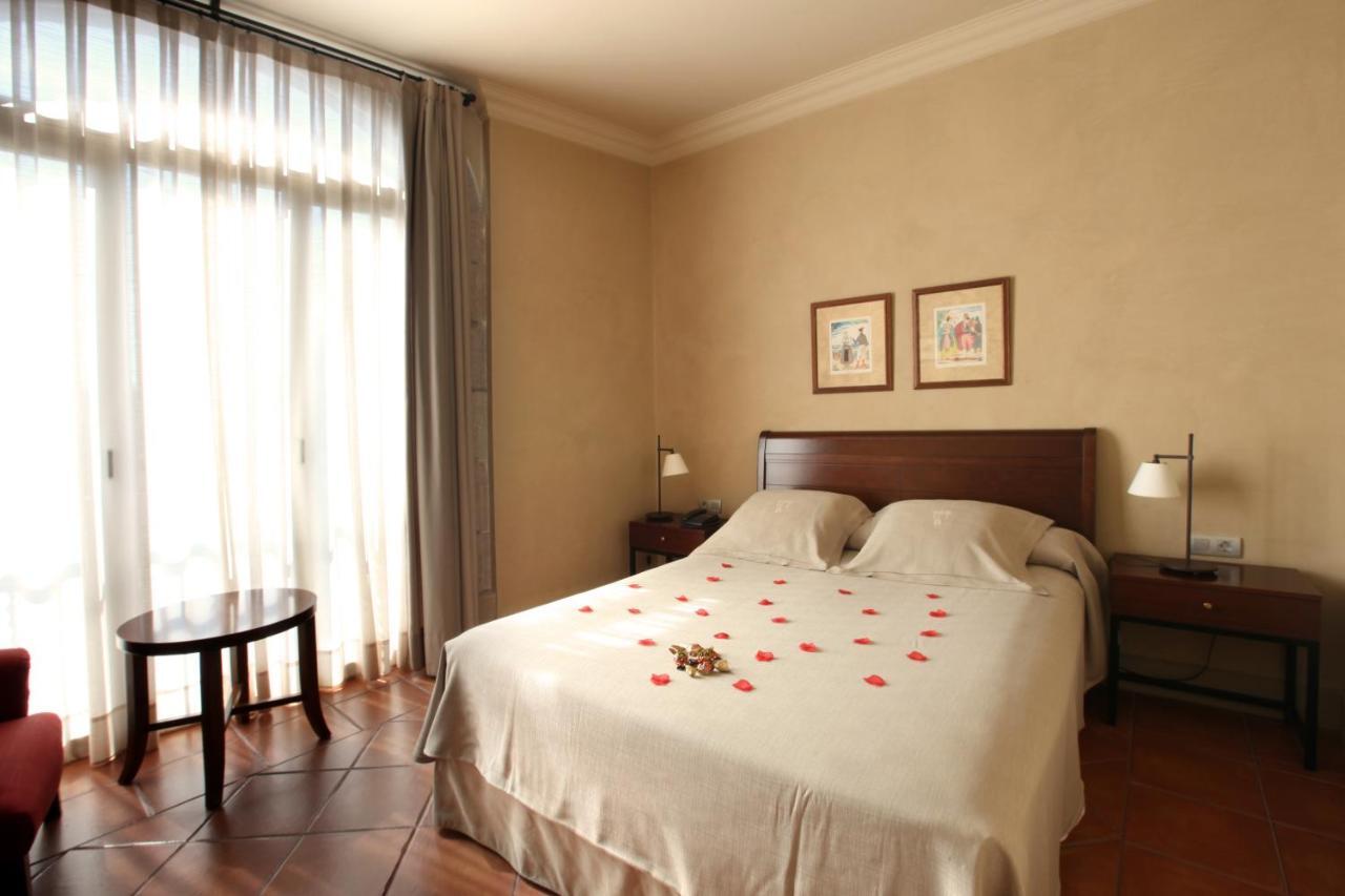 Bremon Boutique Hotel By Duquessa Hotel Collection Кардона Номер фото
